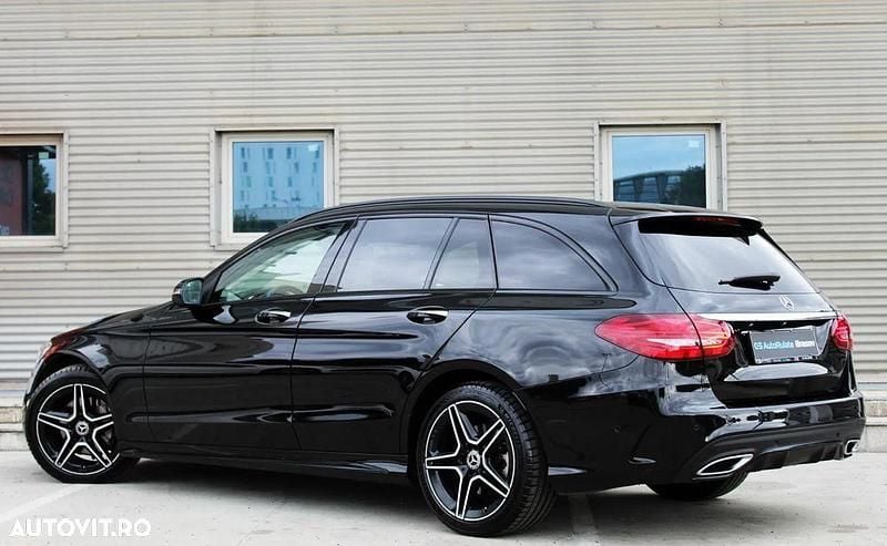 Second-hand Mercedes C220 AMG line 194 CP (142 kW) 2019 Culoarenegru Break
