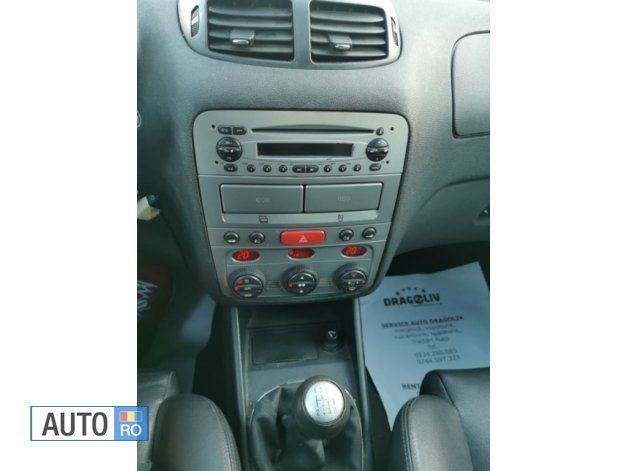 Second-hand Alfa Romeo 147 140 CP (102 kW) 2003 Bej Hatchback