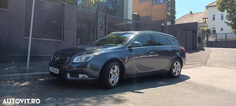 Second-hand Opel Insignia Cosmo 160 CP (117 kW) 2009 Culoarealbastru Break