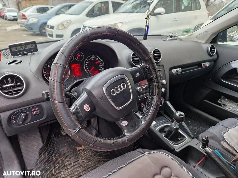Second-hand Audi A3 105 CP (77 kW) 2007 Culoarenegru Cabrio