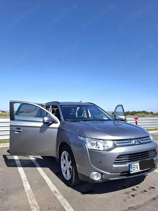 Argintiu Utilizat 2013 Mitsubishi Outlander SUV | 9.700 EUR (Puțin scump) - Imagine 1/4