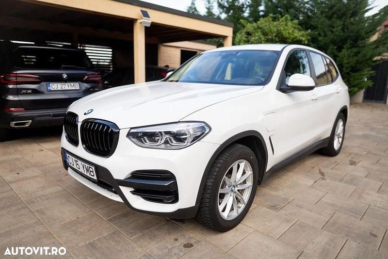 Culoarealb Utilizat 2021 BMW X3 Comfort Edition SUV | 30.900 EUR (Preț bun) - Imagine 1/4