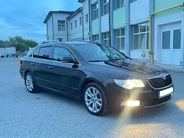 Utilizat 2009 Skoda Superb Berlinǎ | 5.500 EUR (Preț OK) - Imagine 1/4