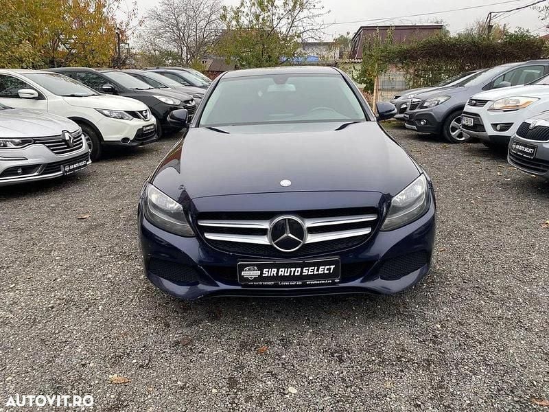 Culoarealbastru Utilizat 2016 Mercedes C180 Edition Berlinǎ | 13.850 EUR (Preț bun) - Imagine 1/4