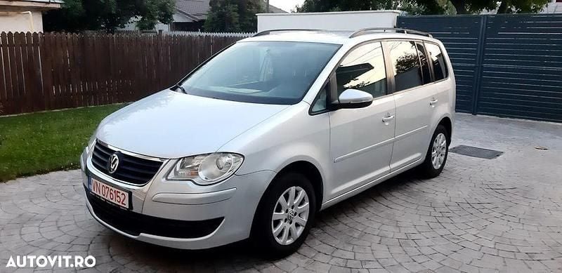 Culoareargint Utilizat 2010 VW Touran Freestyle Monovolum | 4.200 EUR (Preț OK) - Imagine 1/4