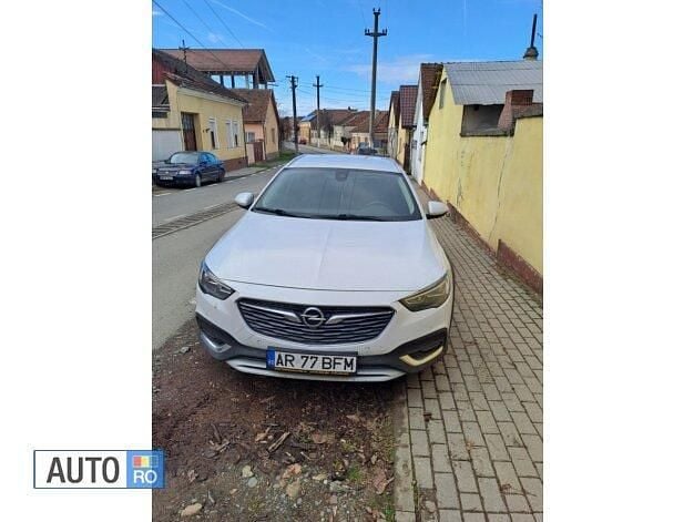Second-hand Opel Insignia 170 CP (125 kW) 2018 Alb