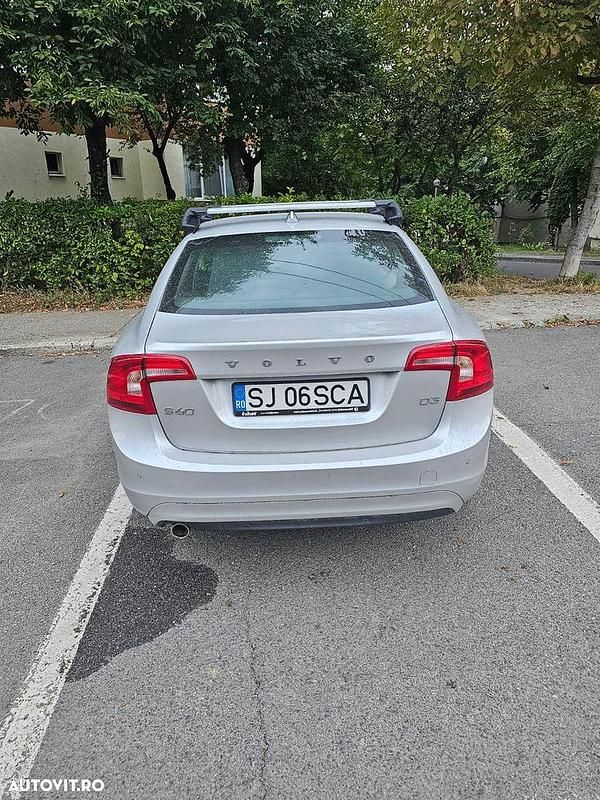 Second-hand Volvo S60 Momentum 150 CP (110 kW) 2016 Culoareargint Berlinǎ