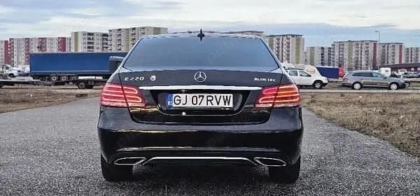 Second-hand Mercedes E220 177 CP (130 kW) 2015 Berlinǎ