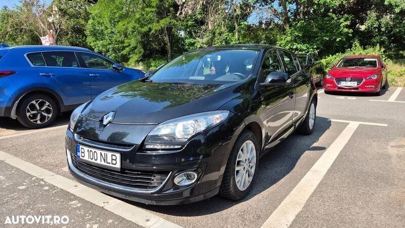 Negru Utilizat 2013 Renault Mégane III Bose Edition Hatchback | 4.100 EUR (Super Preț) - Imagine 1/4