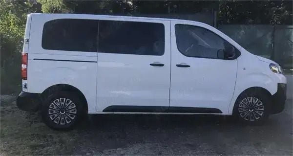 Alb Utilizat 2016 Citroën Jumpy Monovolum | 14.500 EUR - Imagine 1/4