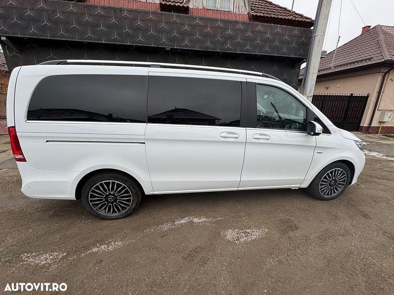Second-hand Mercedes V250 190 CP (139 kW) 2016 Culoarealb Monovolum