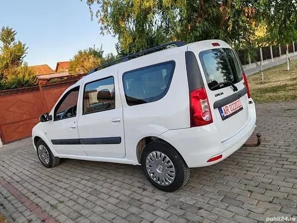 Utilizat 2010 Dacia Logan Berlinǎ | 2.990 EUR - Imagine 1/4