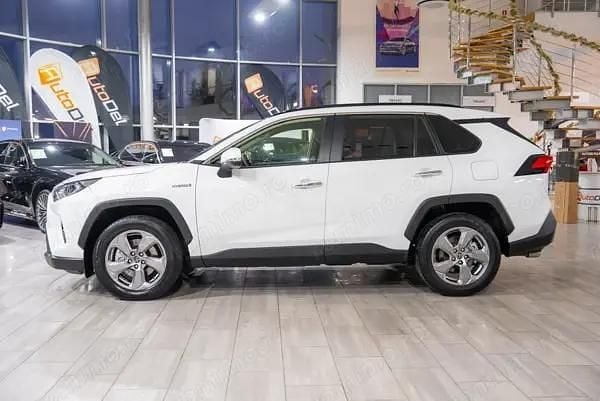 Second-hand Toyota RAV4 Hybrid 178 CP (130 kW) 2019 Alb SUV