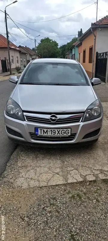 Utilizat 2010 Opel Astra Break | 1.500 EUR (Super Preț) - Imagine 1/4