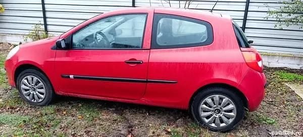 Rosu Utilizat 2006 Renault Clio II Berlinǎ | 1.900 EUR (Preț OK) - Imagine 1/4