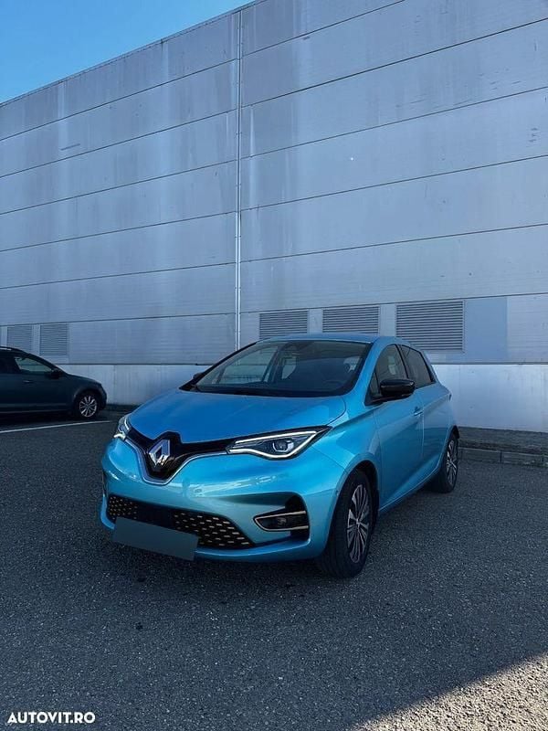 Second-hand Renault Zoe Iconic 99 kW (135 CP) 2022 Culoarealbastru Hatchback