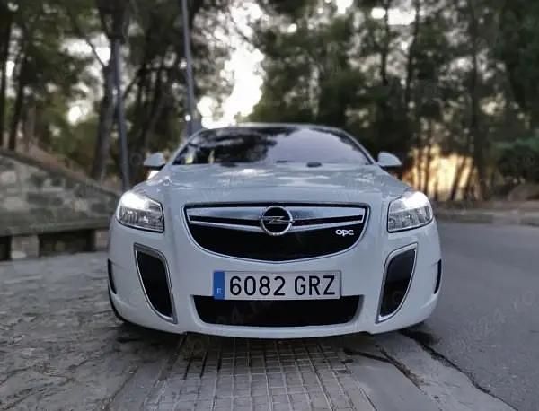 Second-hand Opel Insignia OPC 325 CP (239 kW) 2009 Hatchback