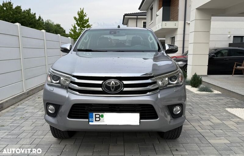 Gri Utilizat 2020 Toyota HiLux Pickup | 28.471 EUR (Preț OK) - Imagine 1/4