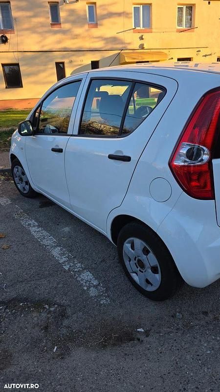 Culoarealb Utilizat 2011 Suzuki Splash Hatchback | 2.600 EUR - Imagine 1/4