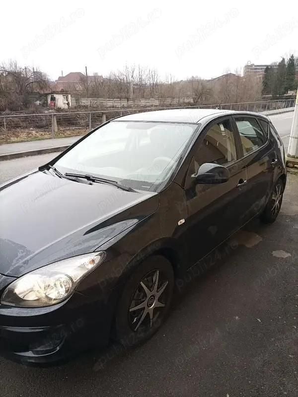 Second-hand Hyundai i30 110 CP (80 kW) 2010 Berlinǎ