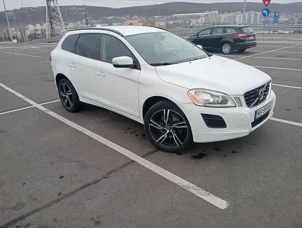 Second-hand Volvo XC60 R-Design 170 CP (125 kW) 2011 SUV