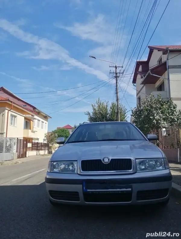 Utilizat 2010 Skoda Octavia Berlinǎ | 2.800 EUR (Super Preț) - Imagine 1/4