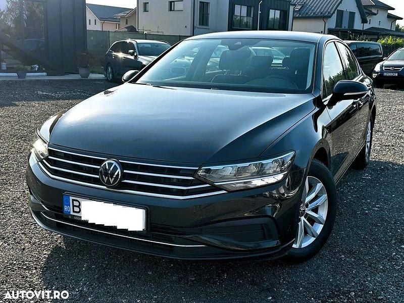 Negru Utilizat 2021 VW Passat Trendline Berlinǎ | 17.700 EUR (Preț bun) - Imagine 1/4