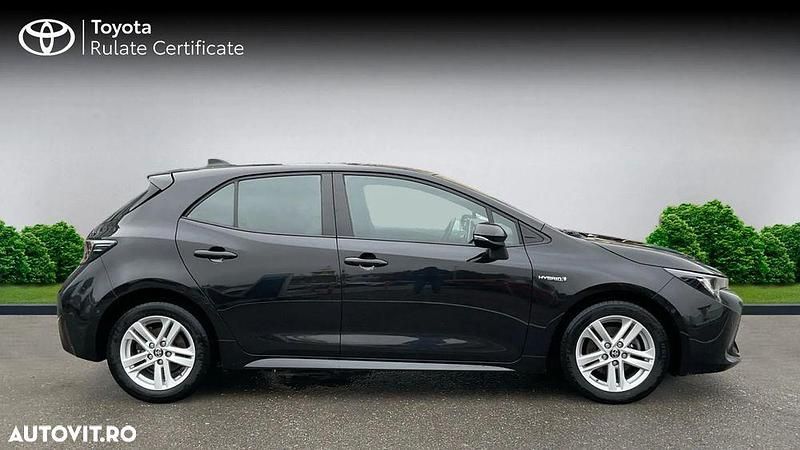 Second-hand Toyota Corolla 98 CP (72 kW) 2021 Culoarenegru Hatchback