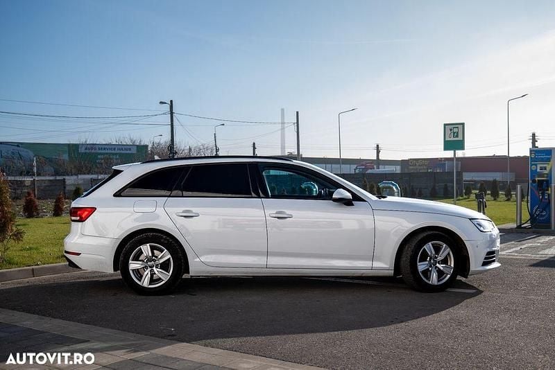 Second-hand Audi A4 150 CP (110 kW) 2019 Culoarealb Break