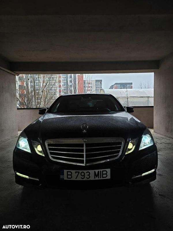 Second-hand Mercedes E250 Avantgarde 204 CP (150 kW) 2012 Culoarenegru Berlinǎ