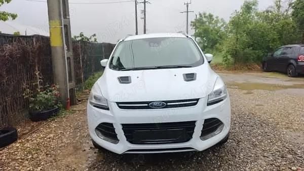 Alb Utilizat 2016 Ford Kuga SUV | 8.000 EUR (Preț bun) - Imagine 1/4
