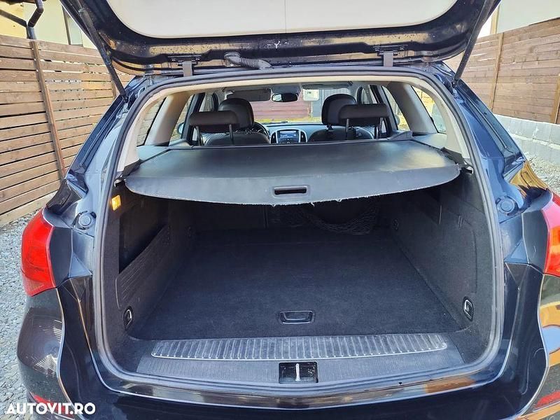 Culoarenegru Utilizat 2011 Opel Astra Design Edition Break | 3.500 EUR (Preț OK) - Imagine 1/4