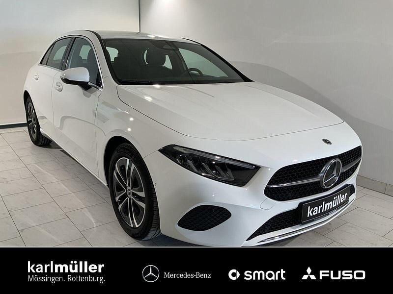 Utilizat 2024 Mercedes A180 | 30.147 EUR (Preț bun) - Imagine 1/1
