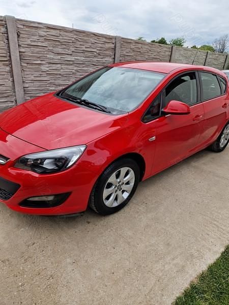 Second-hand Opel Astra 101 CP (74 kW) 2014 Rosu Berlinǎ