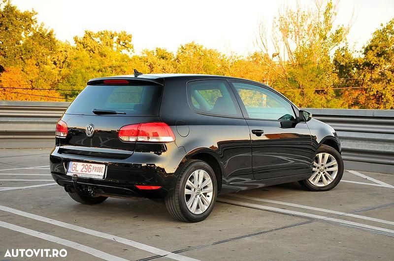 Second-hand VW Golf Highline 122 CP (89 kW) 2012 Culoarenegru Coupe