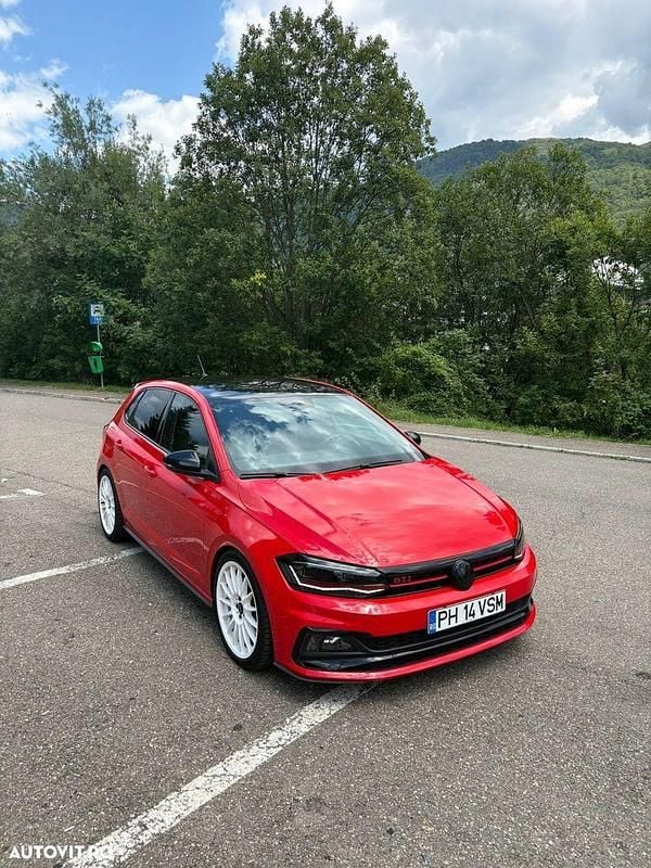 Rosu Utilizat 2020 Toyota Corolla Plus Hatchback | 15.599 EUR (Super Preț) - Imagine 1/4