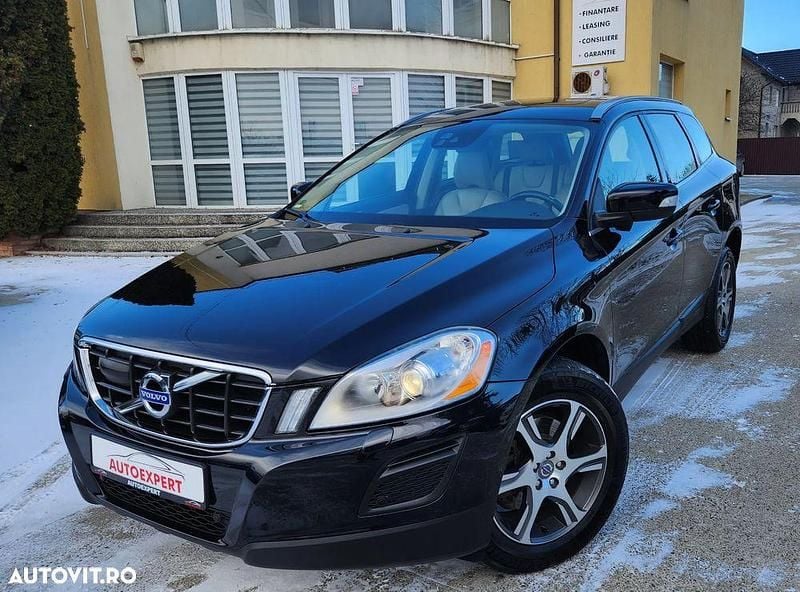 Culoarenegru Utilizat 2013 Volvo XC60 Momentum SUV | 13.760 EUR (Preț OK) - Imagine 1/4