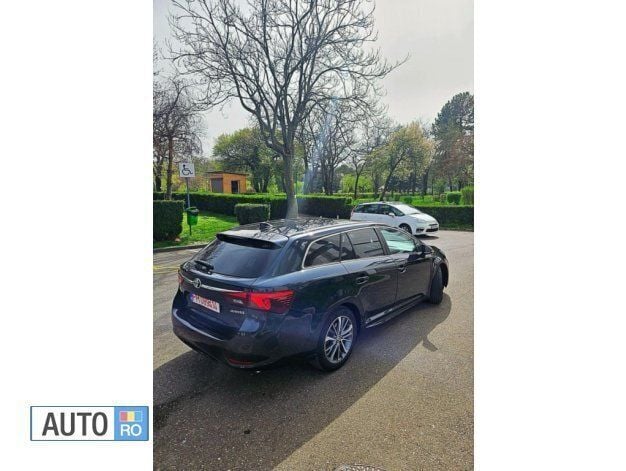 Albastru Utilizat 2016 Toyota Avensis Break | 9.999 EUR (Preț OK) - Imagine 1/4