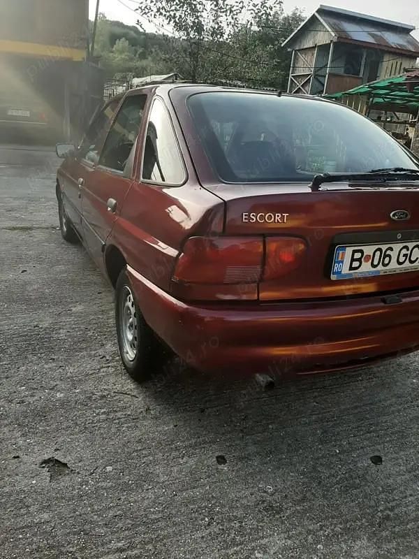 Second-hand Ford Escort 90 CP (66 kW) 1996 Berlinǎ