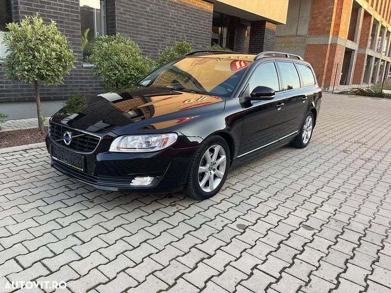 Culoarenegru Utilizat 2015 Volvo V70 Momentum Break | 8.500 EUR - Imagine 1/4