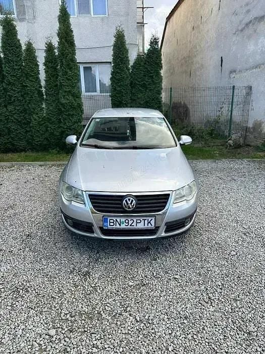 Gri Utilizat 2009 VW Passat Berlinǎ | 3.700 EUR (Preț OK) - Imagine 1/4