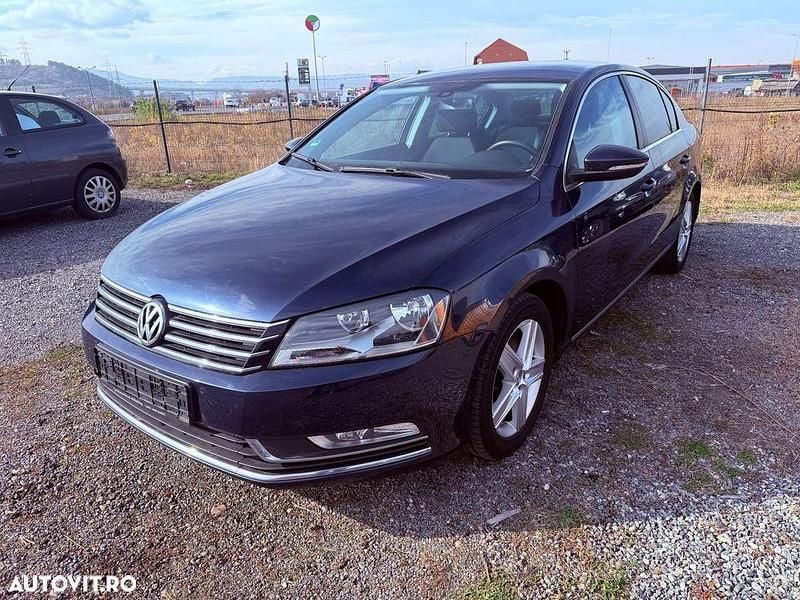 Culoarealbastru Utilizat 2014 VW Passat Comfortline Berlinǎ | 6.490 EUR (Preț OK) - Imagine 1/4