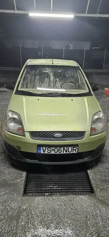 Utilizat 2006 Ford Fiesta Hatchback | 1.590 EUR - Imagine 1/4