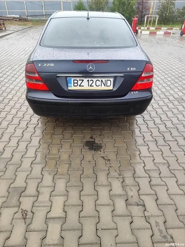 Utilizat 2003 Mercedes 220 Berlinǎ | 1.750 EUR - Imagine 1/4