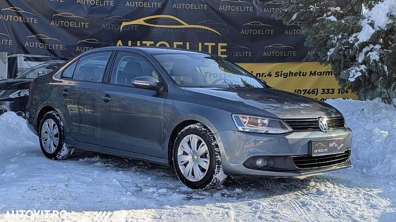 Second-hand VW Jetta Trendline 105 CP (77 kW) 2011 Culoaregri Berlinǎ