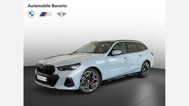 Gri brooklyn metalizat m metalizat Utilizat 2024 BMW 520 Comfort Edition Break | 59.871 EUR (Scump) - Imagine 1/4