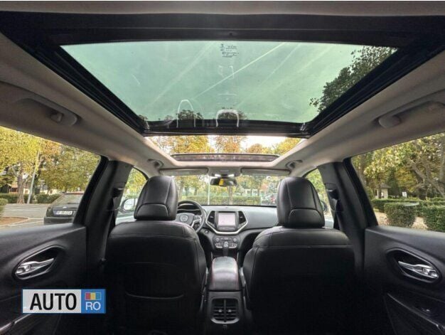 Second-hand Jeep Cherokee Trailhawk 275 CP (202 kW) 2016 Negru SUV