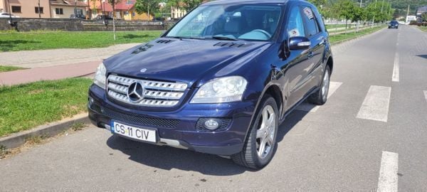 Albastru Utilizat 2006 Mercedes ML320 SUV | 7.300 EUR (Puțin scump) - Imagine 1/4