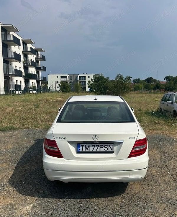 Second-hand Mercedes C200 136 CP (100 kW) 2011 Berlinǎ