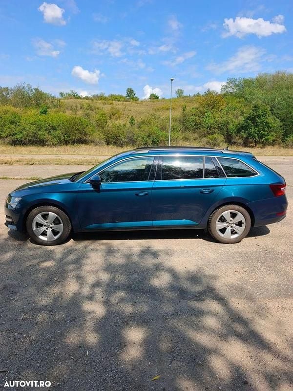 Culoarealbastru Utilizat 2021 Skoda Superb Ambition Break | 18.200 EUR (Preț OK) - Imagine 1/4